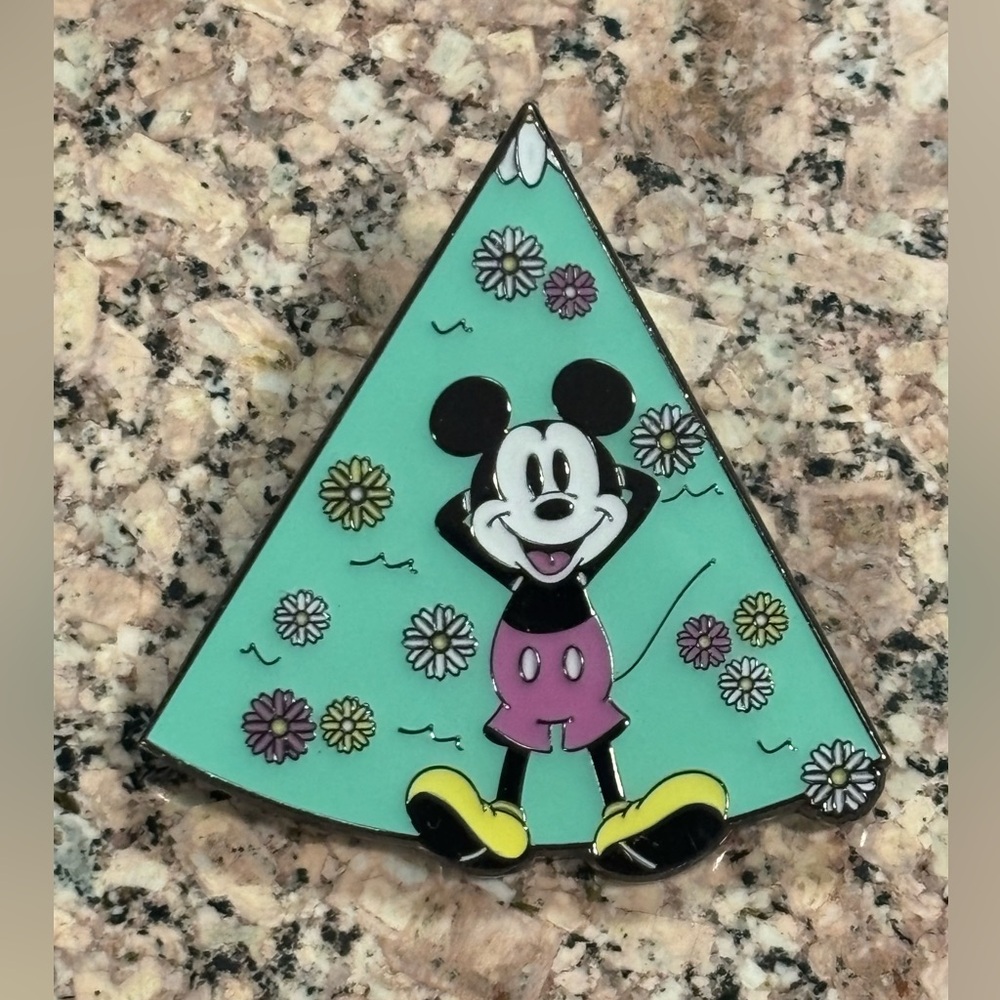 Disney Loungefly Pin - Mickey Mouse - Mickey and Friends Flower Field Puzzle
